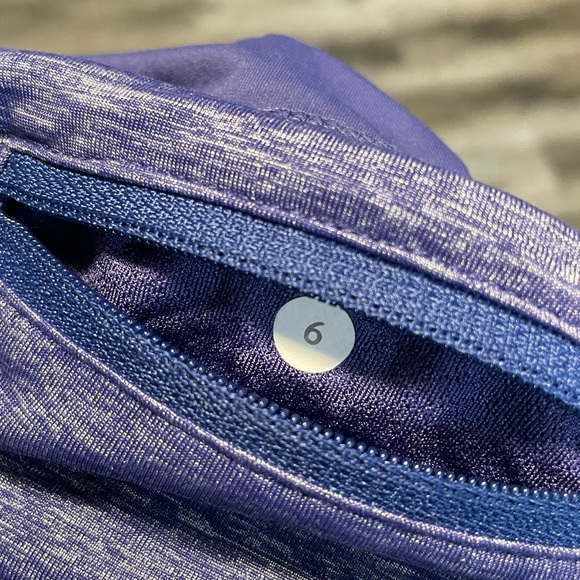 Lululemon Speed Up Short, 2.5” inseam, Size 6 - Picture 2 of 6